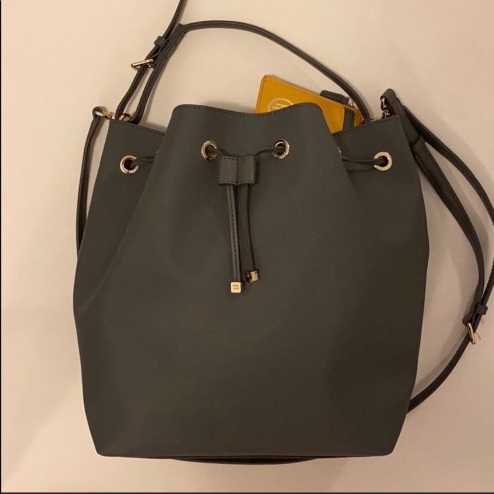 Bucket bag